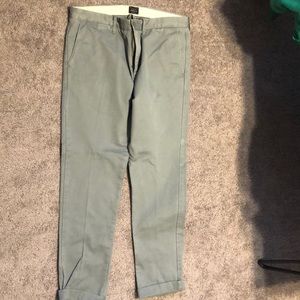 J Crew Men’s Broken In Chino light gray size 33x32
